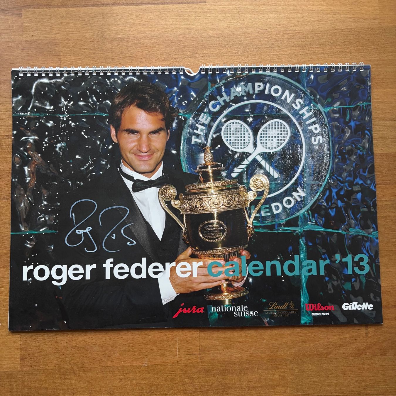 Autografi: Roger Federer Original signierter Kalender 2013 – Usato da Eglisau venduto da kan_w6ht