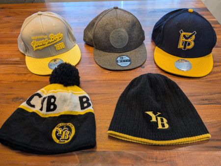 3 Cap & 2 Mützen vom BSC Young Boys Bern
