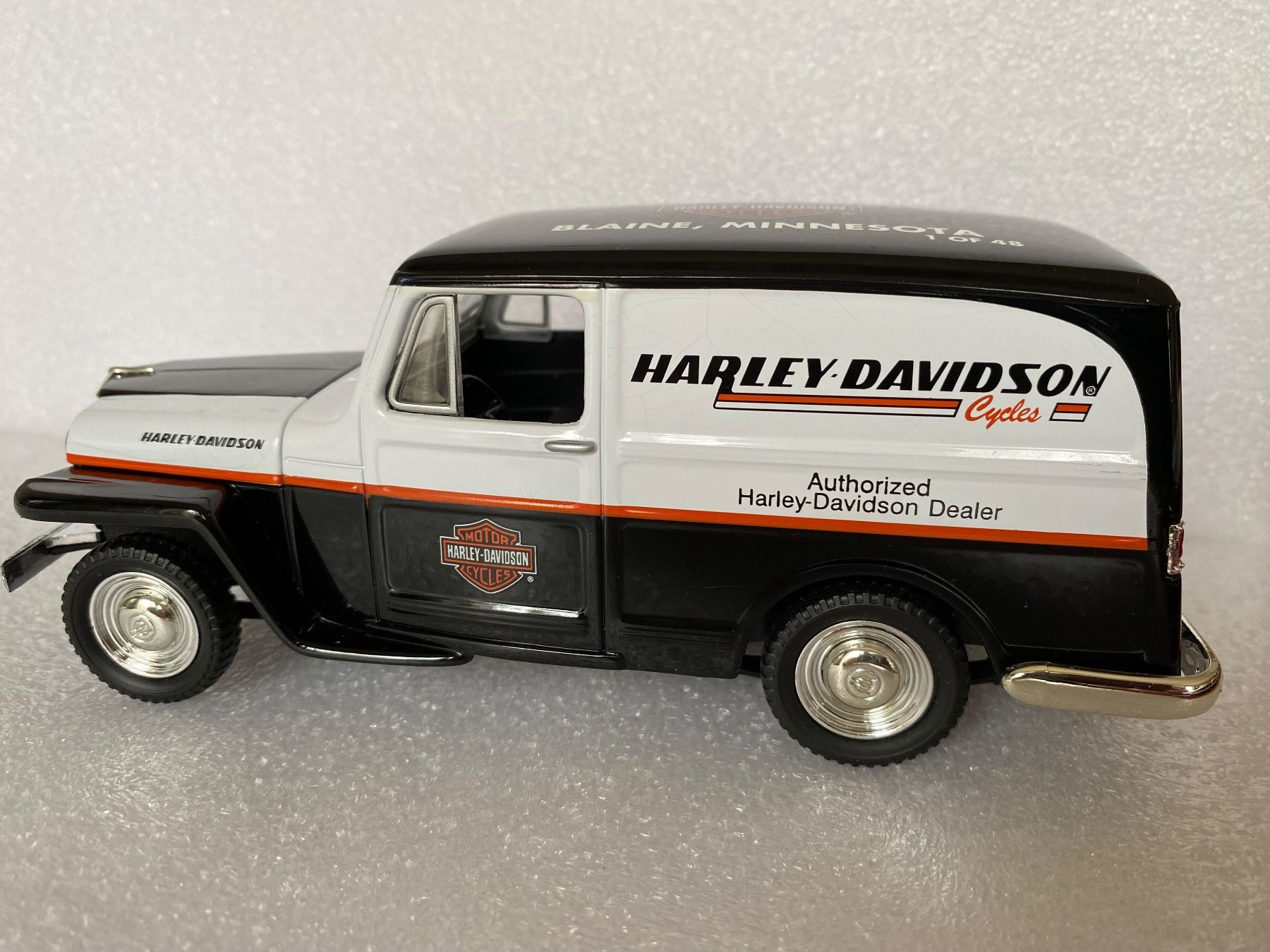 Willys Modellini d'auto: Harley-Davidson Willys Panel Delivery Van – Nuovo e nell'imballaggio originale da Berg TG venduto da Electrolux23 1