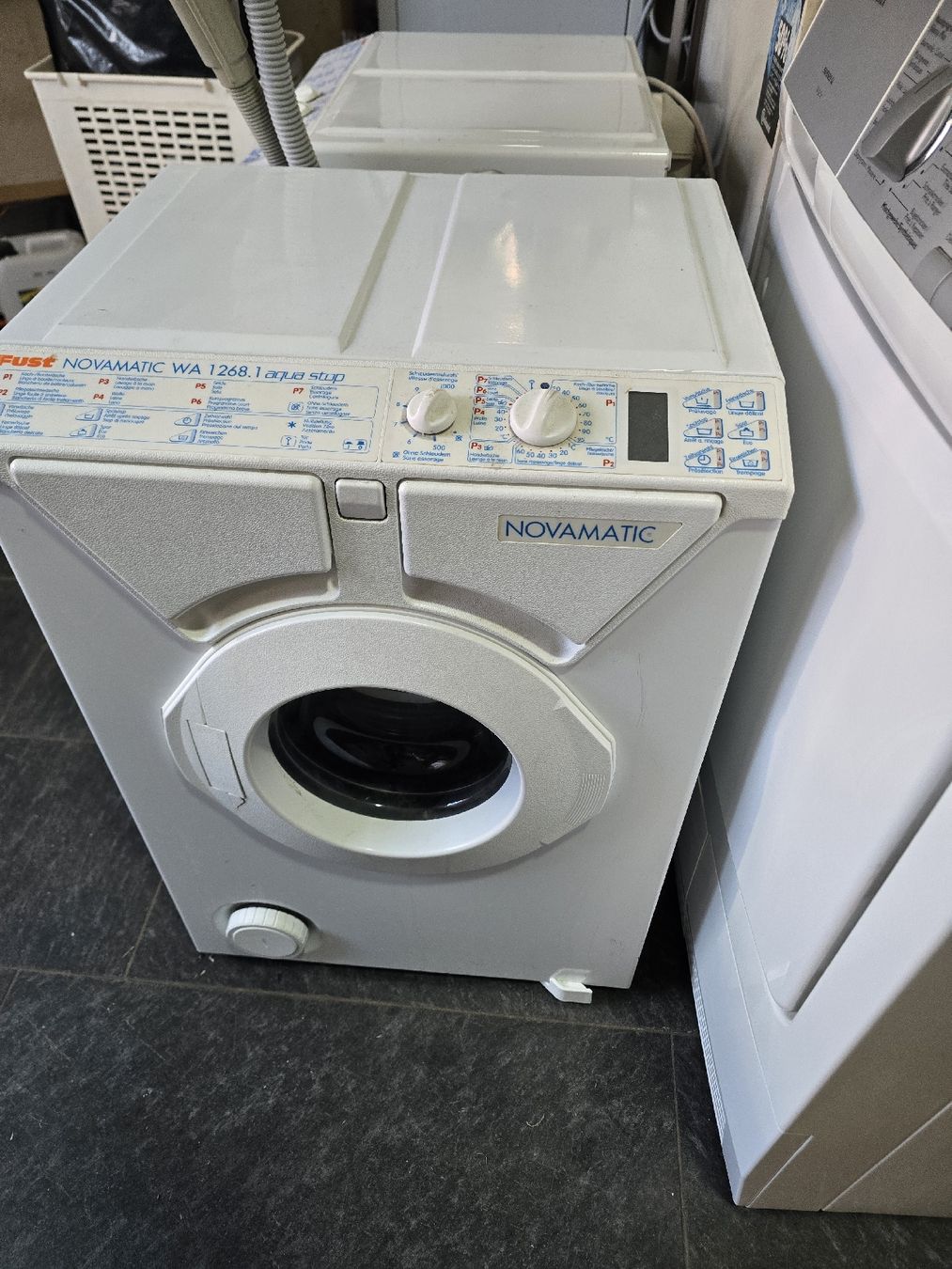 Novamatic Lavatrici: waschmaschine NOVAMATIC 3kg – Usato da Oberburg venduto da B-2 2