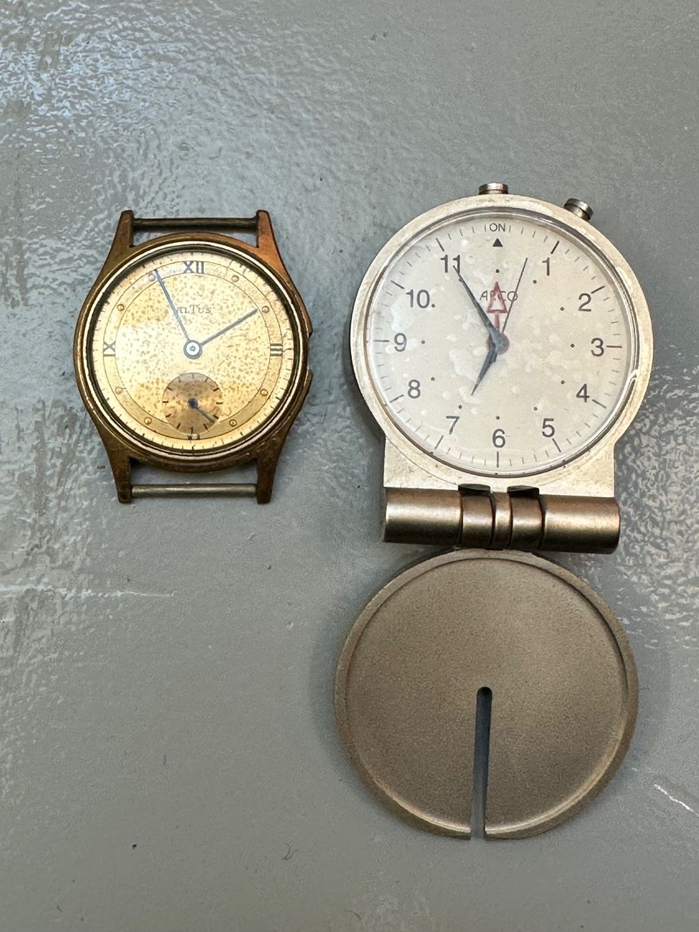 Orologi: 2x UHREN DIV AB 1.- !!! – Usato da Zürich venduto da NIKI777