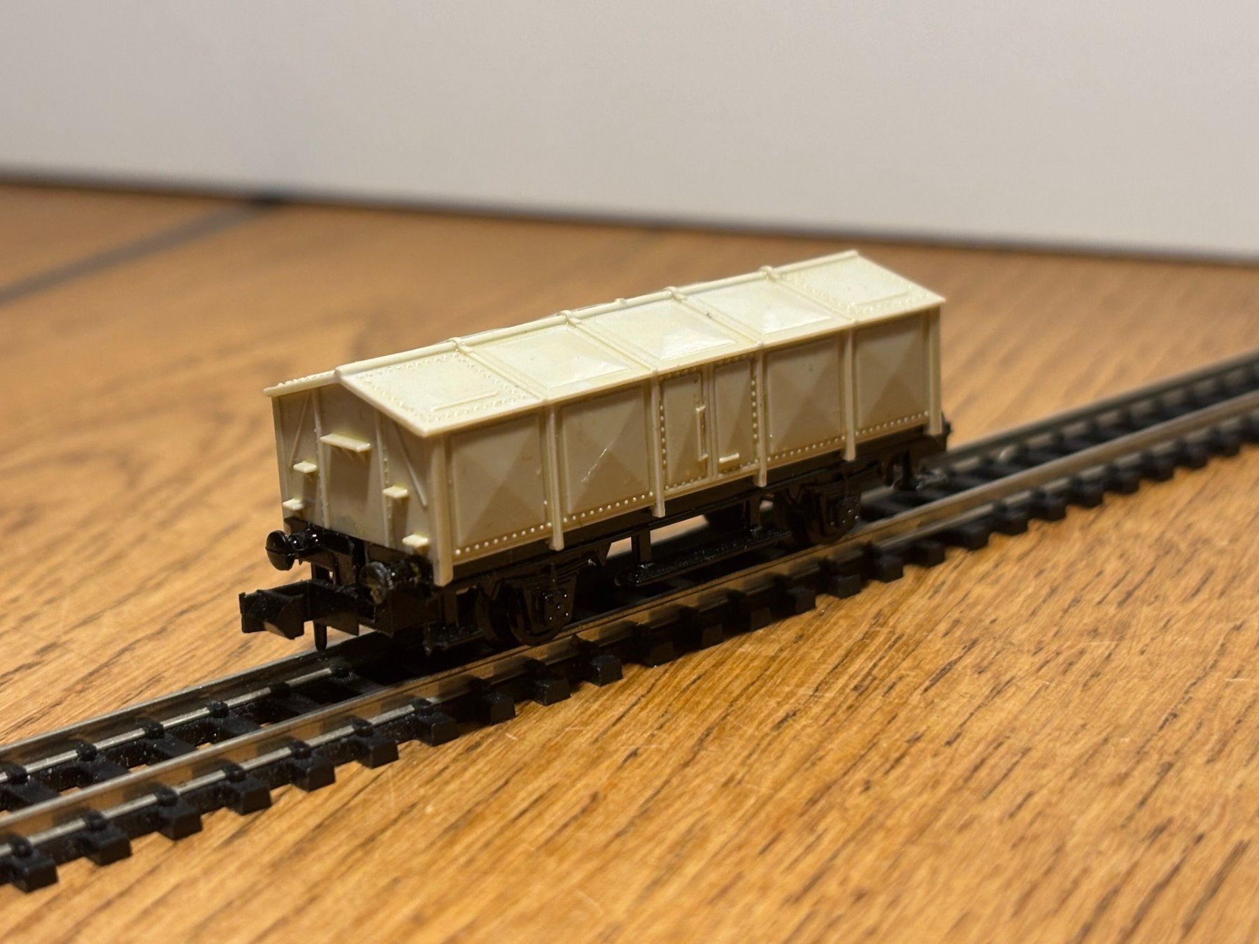 Modellini di ferrovie: e1408: Güterwagen (Spur N) – Usato da Birsfelden venduto da Birs_25 2