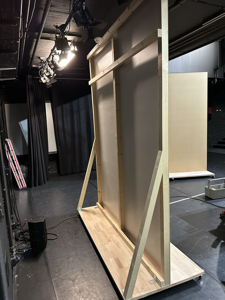 Articoli in legno: Bühnenbild 3 Teile, demontiert – Usato da Zürich venduto da frida3004 3