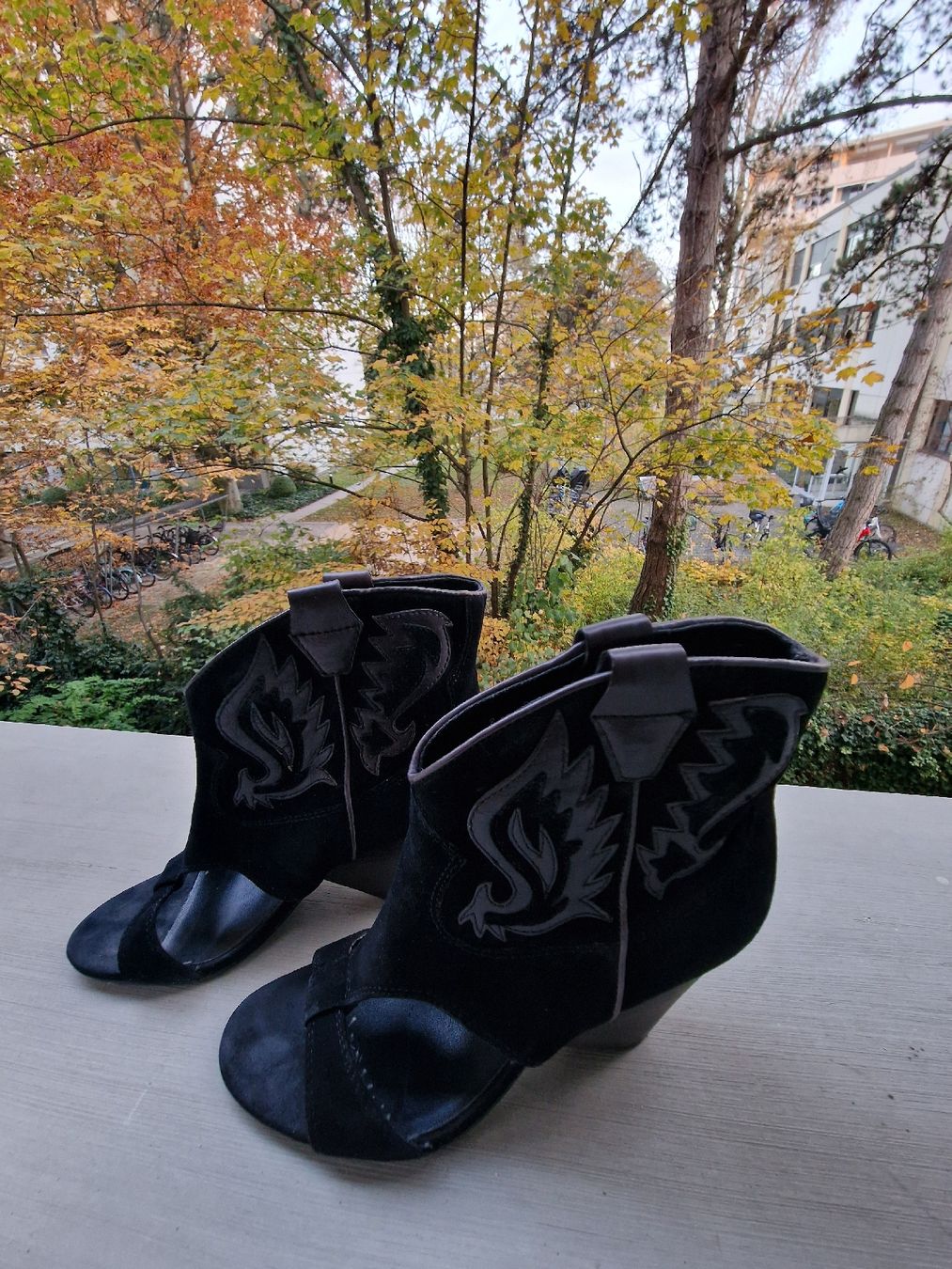Ash Scarpe da donna: Ash Sandals 37 – Usato da Basel venduto da chingson