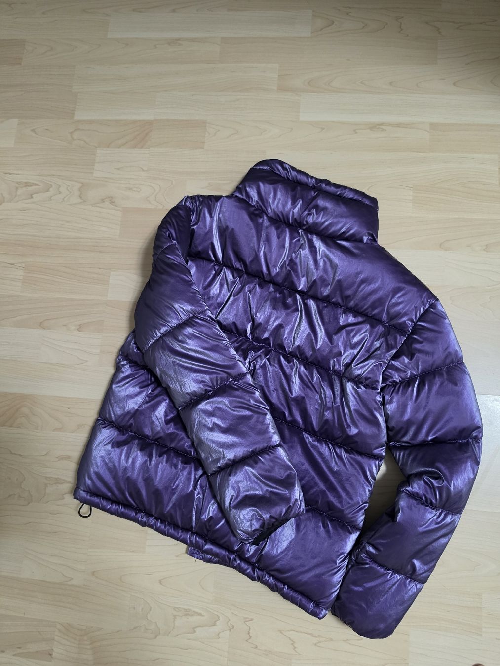 Giacche: violette glänzende Winterjacke gr.36 – Usato da Würenlos venduto da Nigginiggi 3