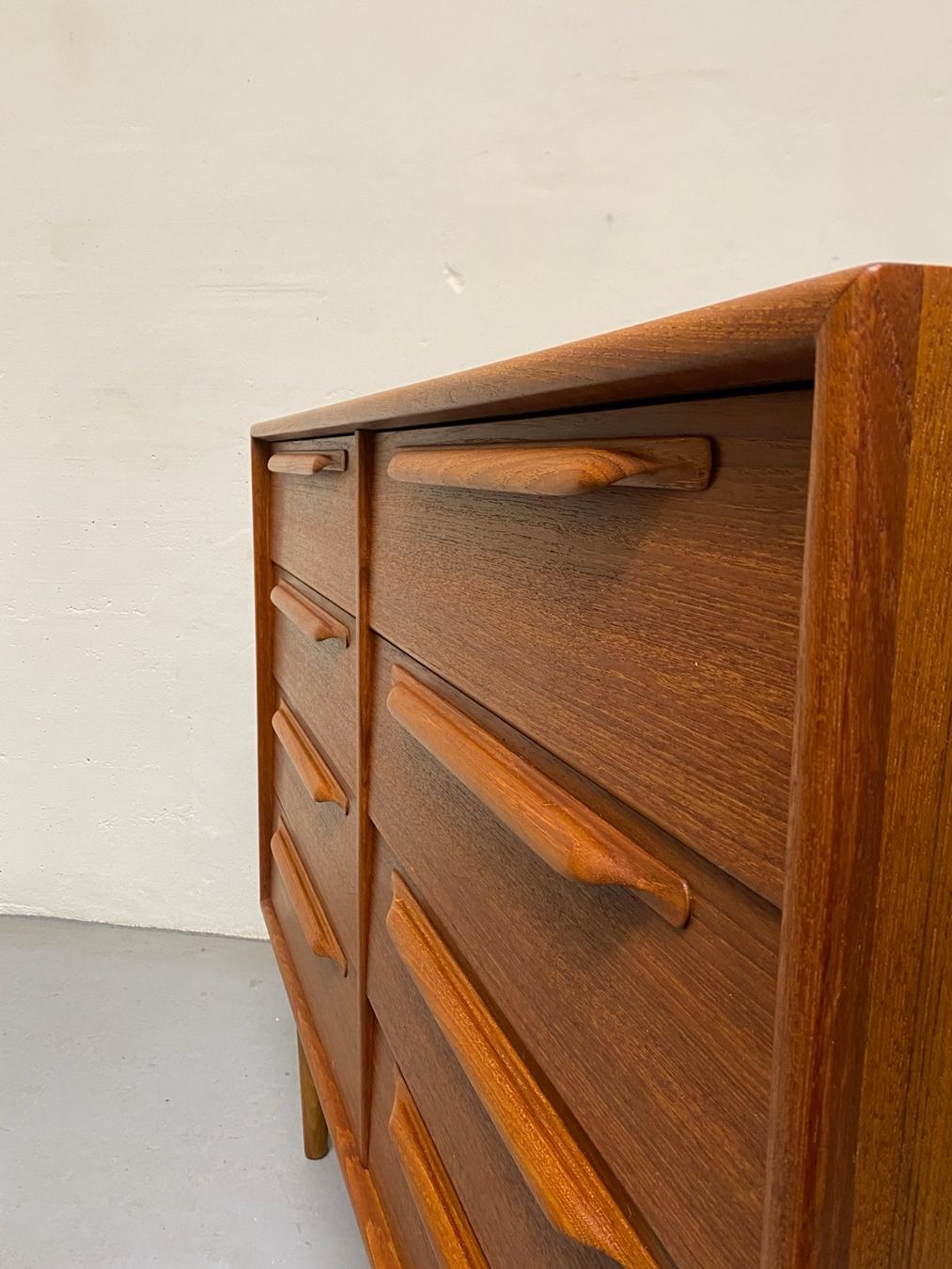 Cassettiere: Teak Kommode Riestenpatt Denmark MidCentury 60s – Usato da Basel venduto da MidMod20C 1