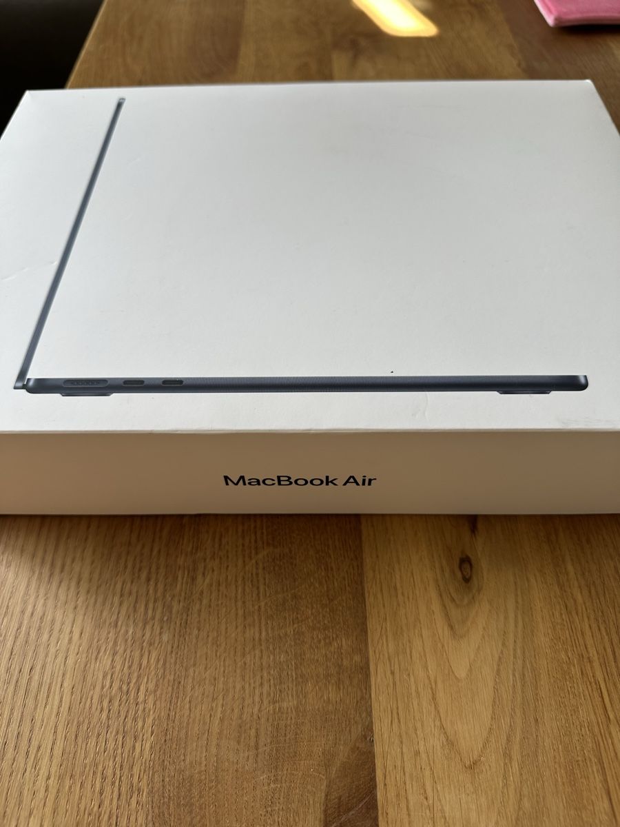 Apple Portables: MacBook Air 13″ M4, 2025 – Neuf (Voir description) à Horgen par chefaxel97 1