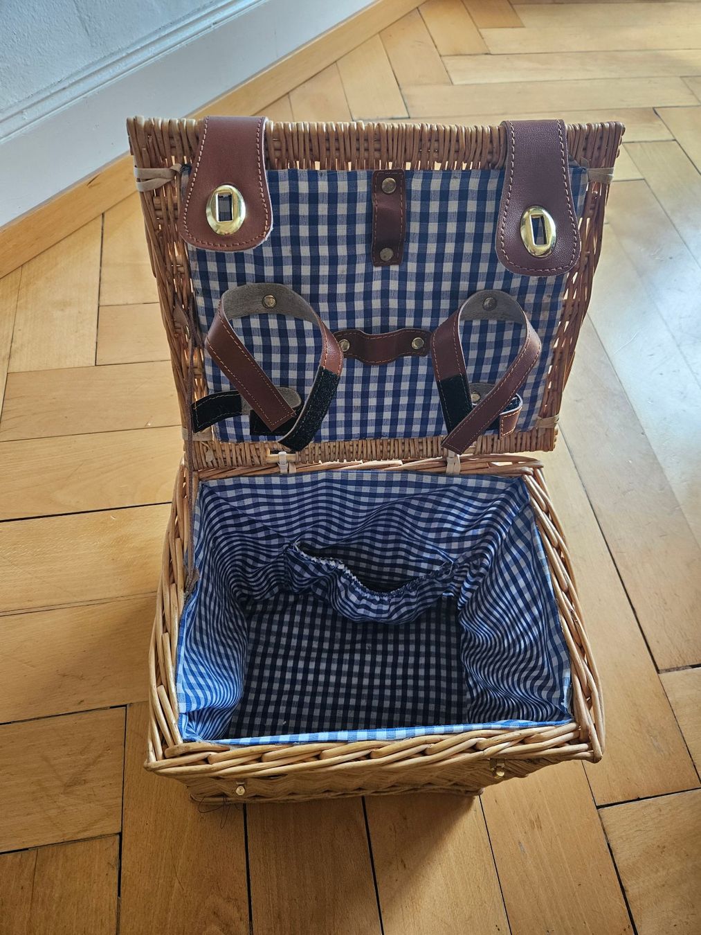 Altro per la casa: Gut erhaltener Picknickkorb – Usato da Zürich venduto da tschudin.barbara 4