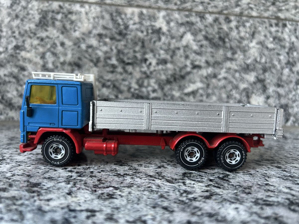 Siku Kit di modellismo & Modellini statici: Volvo F12, Siku – Usato da Horw venduto da Tigercat635 1