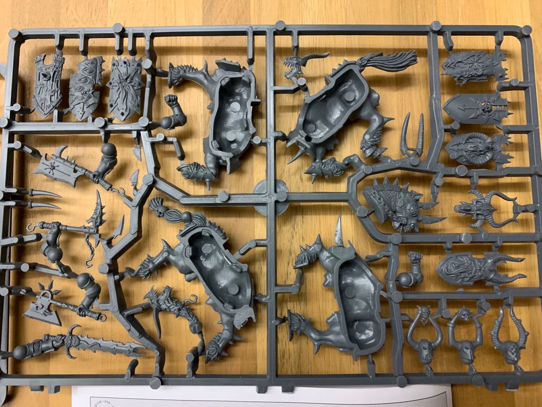 Statuette: Warhammer Fantasy Chaos Knights – Nuovo (secondo la descrizione) da Winterthur venduto da Compiorg 3