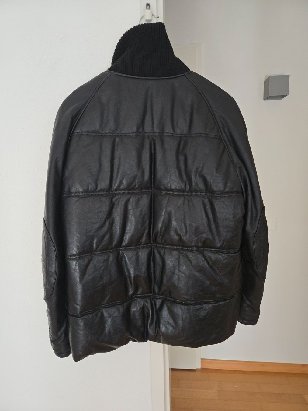 H&M Jacken: Alexander Wang x H&M Lederjacke, Winterjacke – Gebraucht aus Basel von noah27 1
