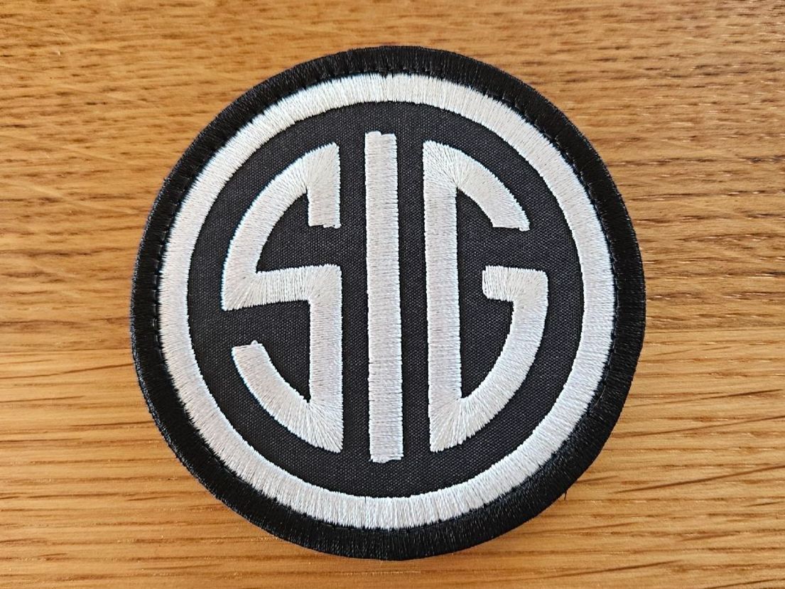 Sig Sauer Plaketten & Abzeichen: Aufnäher SIG Sauer Patch mit Klett neu – Neu (gemäss Beschreibung) aus Bern von Respirit