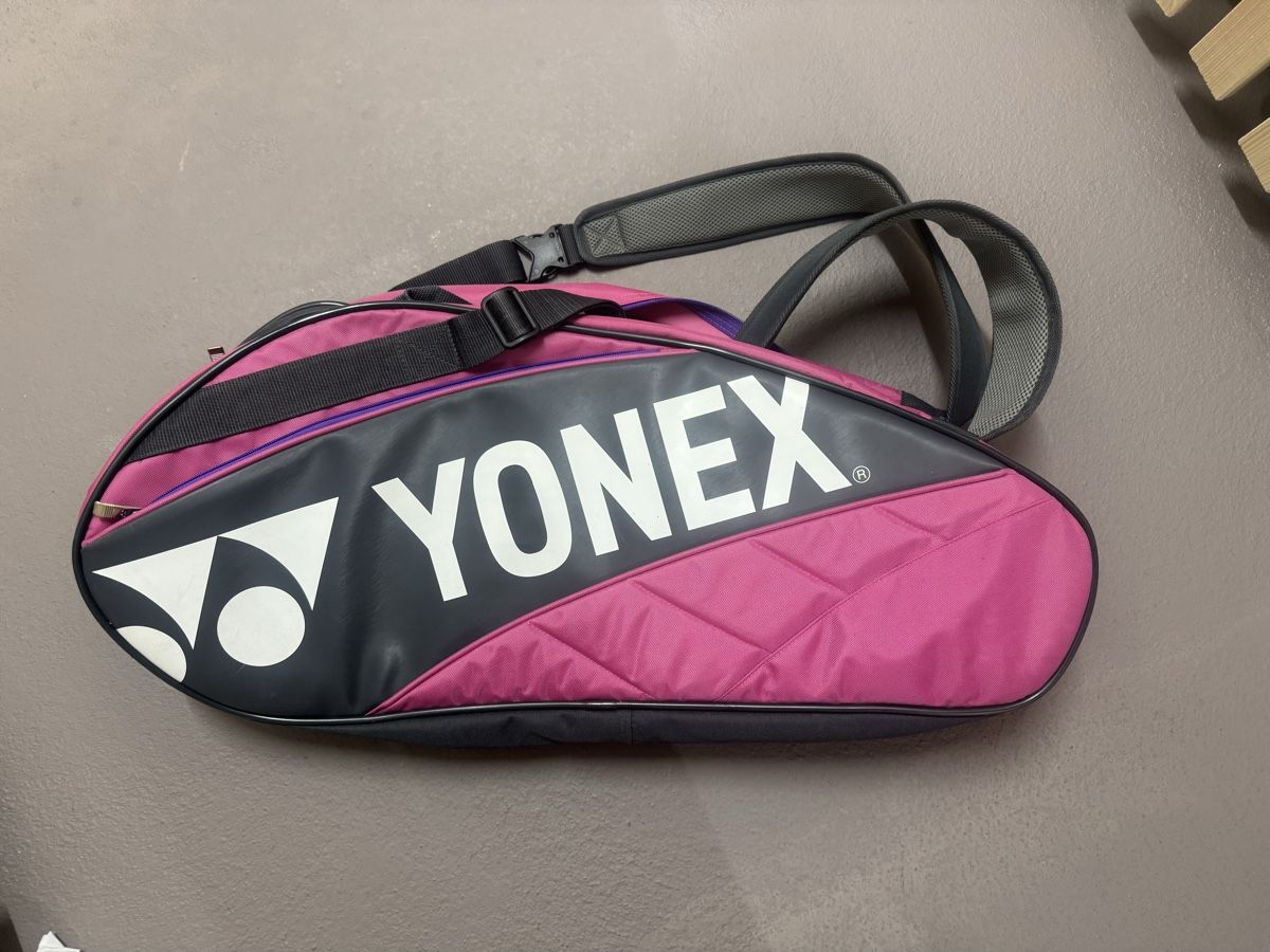 Yonex Sacs femmes: Badminton Tasche  – D'occasion à Heimberg par Sonnenschein_p