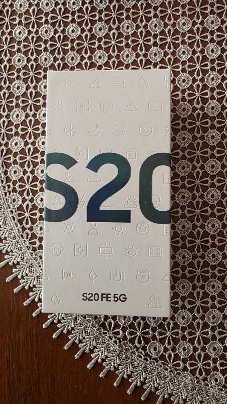 Samsung Telefoni cellulari / Smartphones: Samsung Galaxy S20 FE 5G – Usato da Bionnens venduto da Meg011