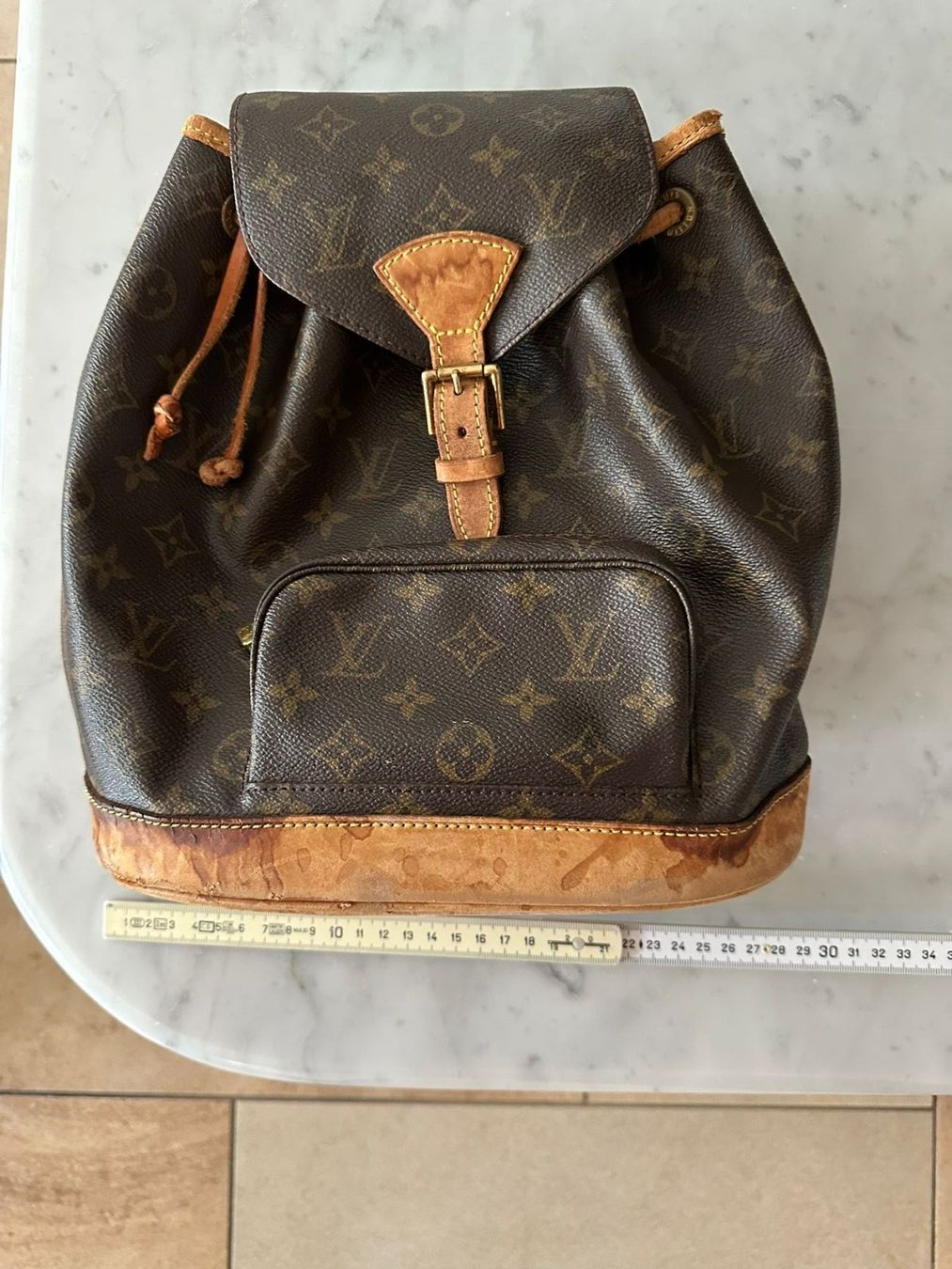 Louis Vuitton Zaini: Louis Vuitton Rucksack – Difettoso da Volketswil venduto da casertana 1