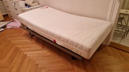 Bett und Matratze, roviva, top Zustand!