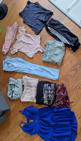 Damenkleiderpaket Gr. M 👗
