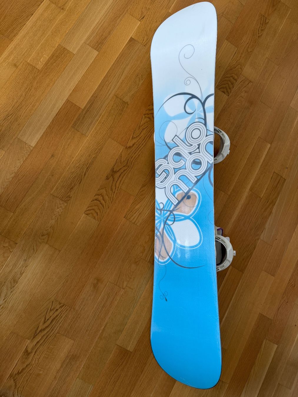 Board: Salomon Snowboard Surface 146 inklusive Bindung – Usato da Reinach BL venduto da Bijou 1