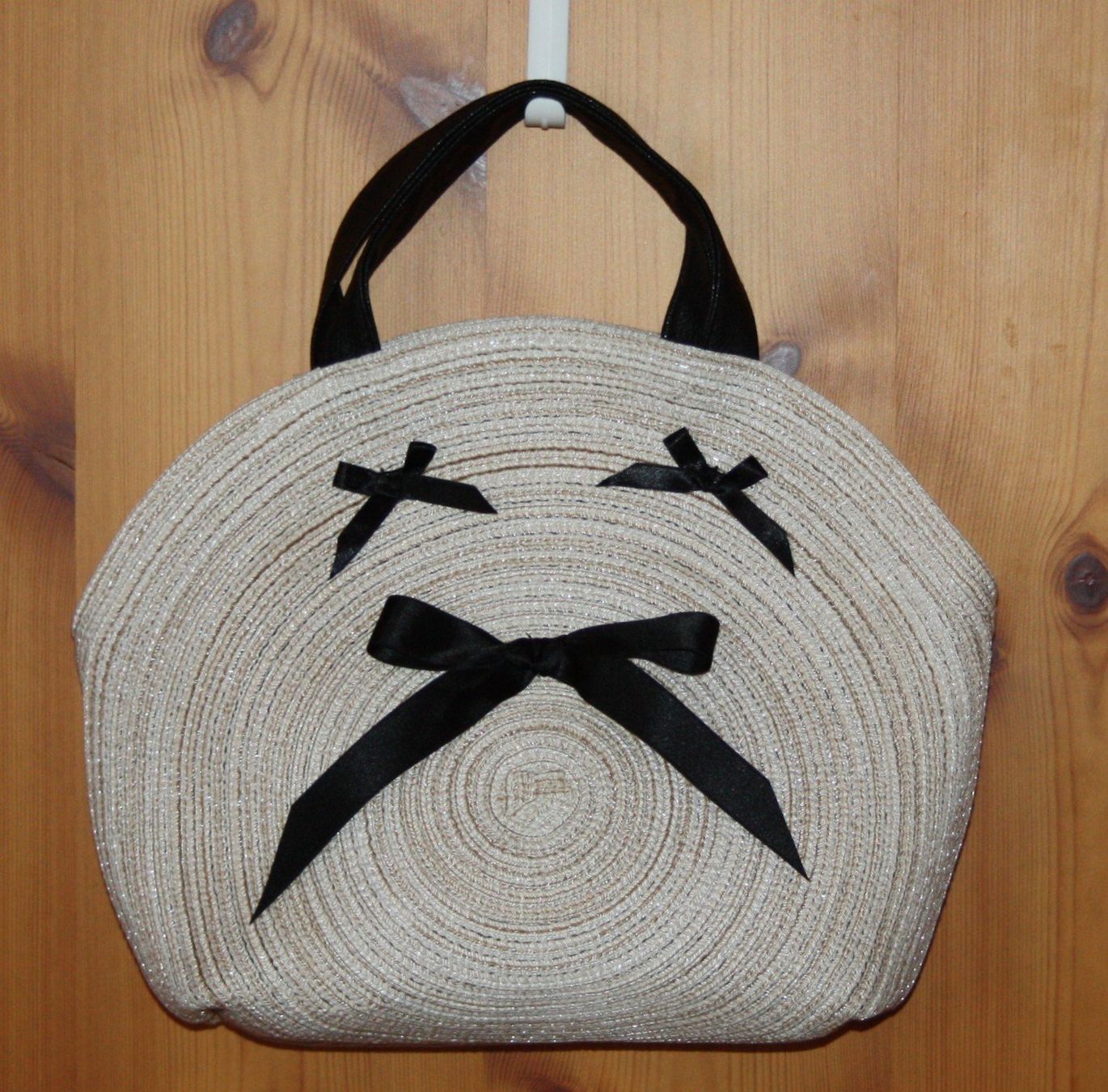 Borse da donna: Tasche beige - schwarz mit Satin Schleifen – Nuovo (secondo la descrizione) da Flüelen venduto da Diversicum-HandMade