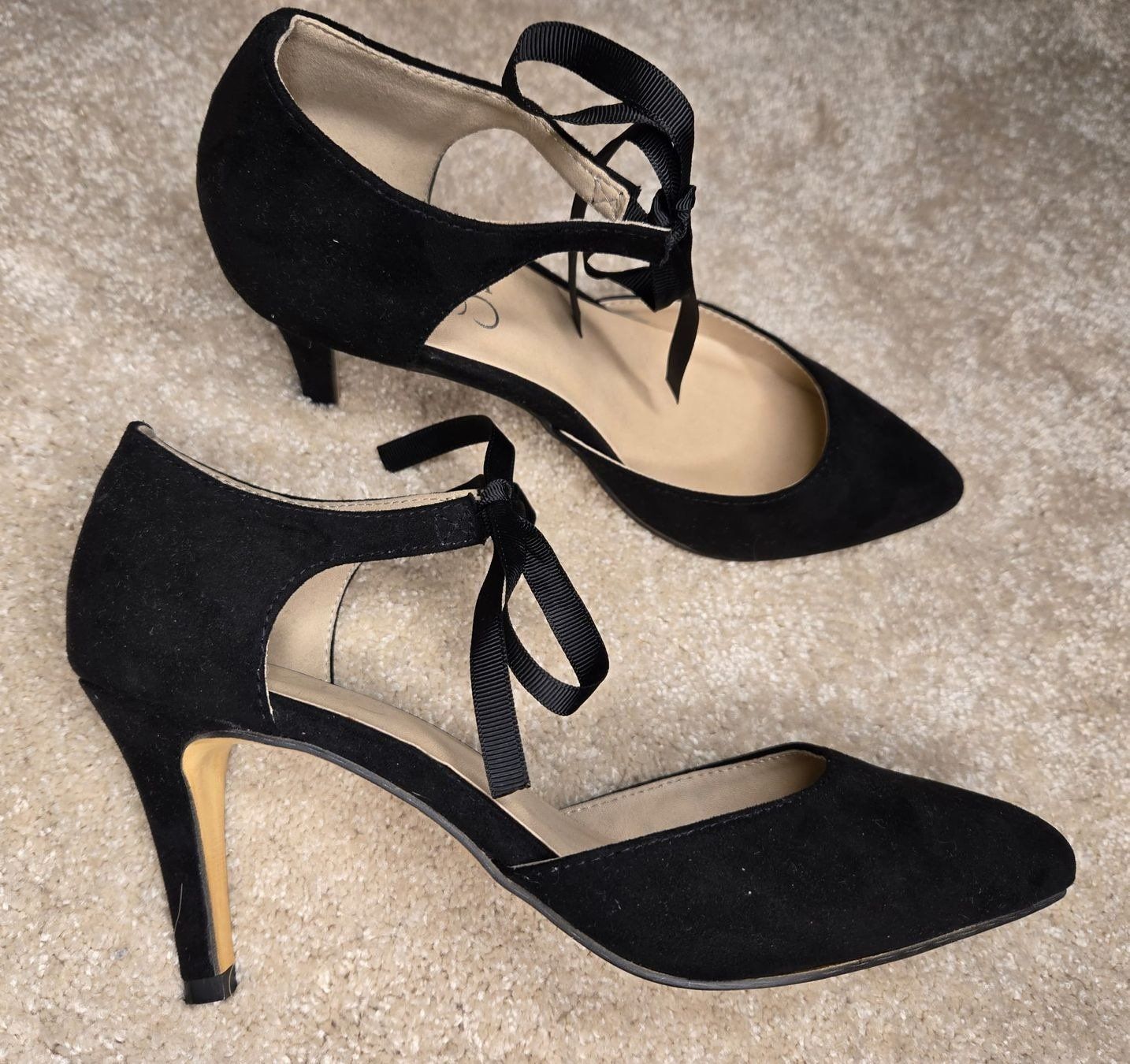 Scarpe da donna: Schwarze  Pumps mit Bändern, Grösse 38, Neu! – Nuovo (secondo la descrizione) da Rheinsulz venduto da Gilea 1
