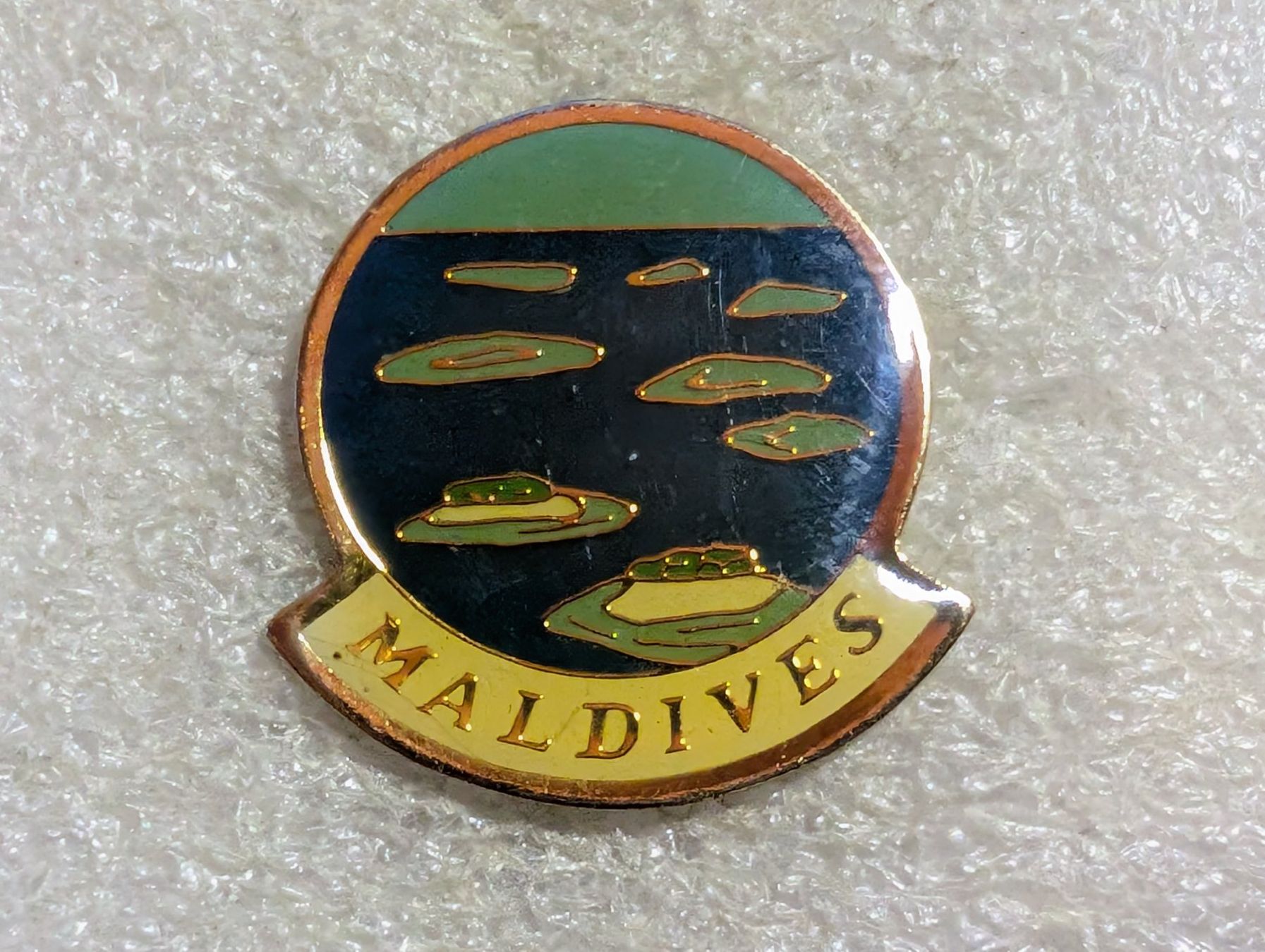 Placchette & Badge: Ansteckpin 159: Maldives – Usato da Oppligen venduto da Pin-Fall-Shop