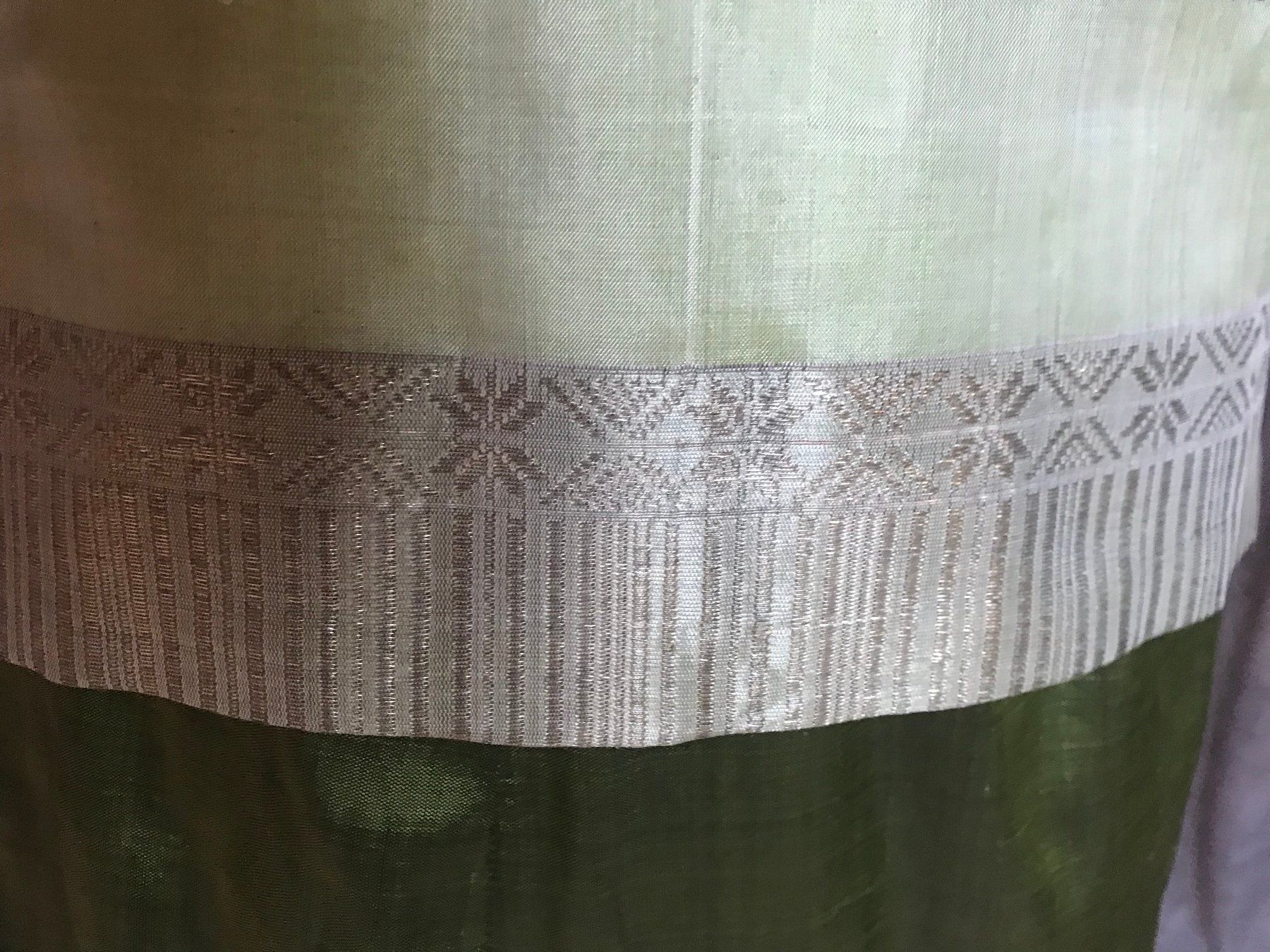 Lotti di vestiti: Jupe + Top asiatique pièce unique – Usato da Gorgier venduto da chahn 1