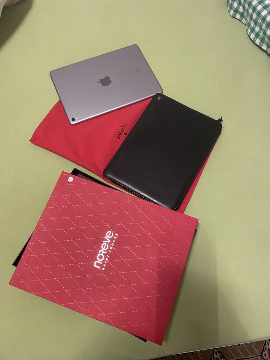Apple Tablet PC: Occasion: Apple iPad Pro 9.7" 128GB Space Grau Top – Usato da Luzern venduto da M.Ai 1