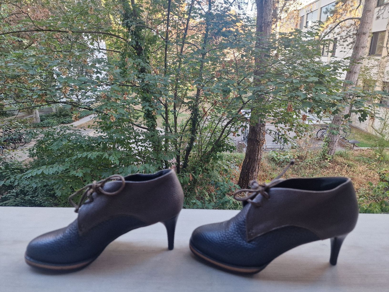 Balenciaga Scarpe da donna: Balenciaga Ankle Boots 39 – Usato da Basel venduto da chingson 2