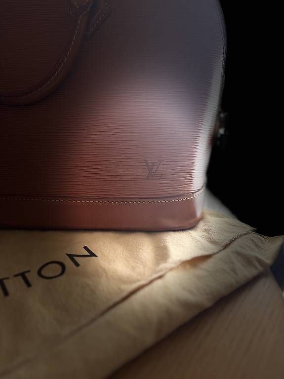 Borse da donna: Sac à main Louis Vuitton Épi cuir – Usato da Lausanne venduto da ang_ks77 1