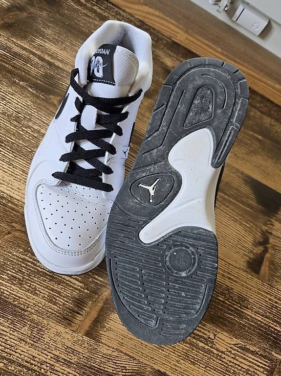 Scarpe da uomo: Nike Jordan Sneaker weiss 42.5 – Usato da Solothurn venduto da gaming1975