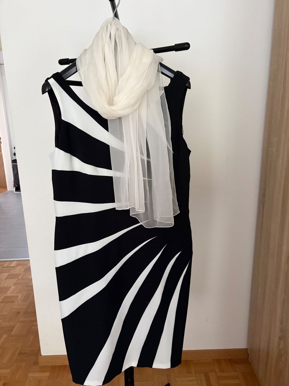 Robes: Damen-kleid – D'occasion à Zürich par luc_2t2q 3