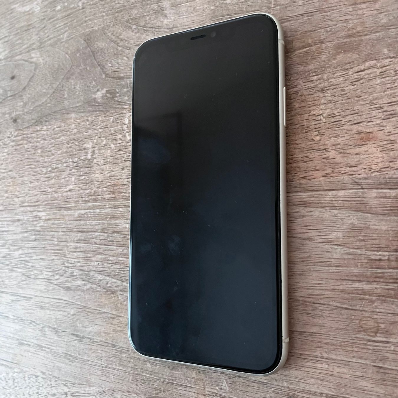 Apple Telefoni cellulari / Smartphones: iPhone 11 – Usato da Bülach venduto da Crocutaza