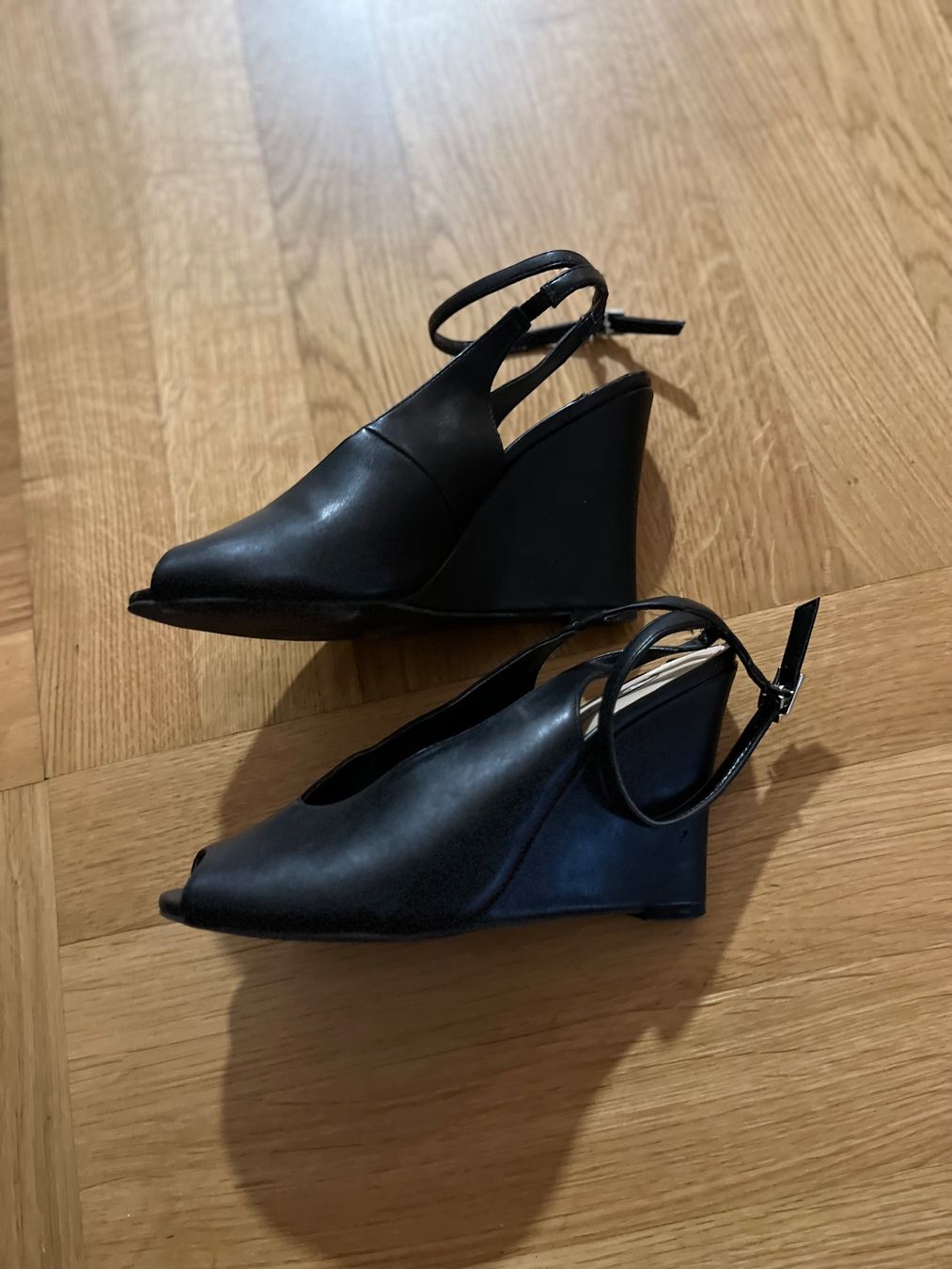 Scarpe da donna: Charles and Keith Wedges – Usato da Affoltern am albis venduto da onlyrose123 1
