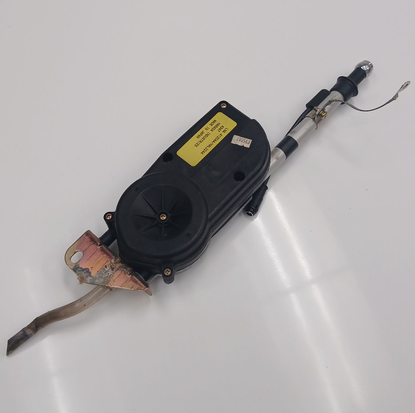 Jaguar Tutti pezzi di ricambio auto: Antenne Jaguar Daimler 1994-1997 – Usato da la heutte venduto da Auto-stock 1