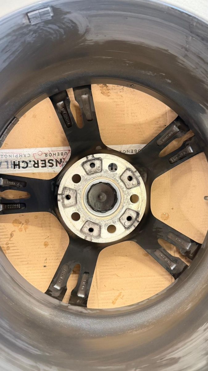 Pneumatici & Ruote complete: BMW M5 Winterkompletträder – Usato da Wattwil venduto da Mueller842 6