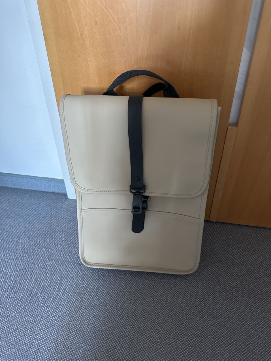 Rains Rucksäcke: Rains Backpack beige schwarz neuwertig – Neu (gemäss Beschreibung) aus Mörschwil von Pixel65