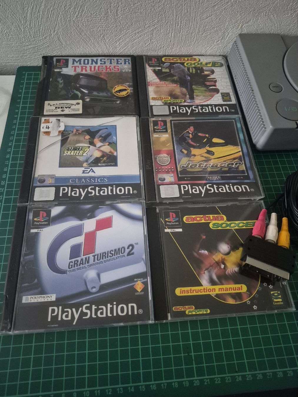Sony Console: Classic PlayStation Console Bundle - Games Included! PS1 – Usato da Meyrin venduto da Retro-GZ 1