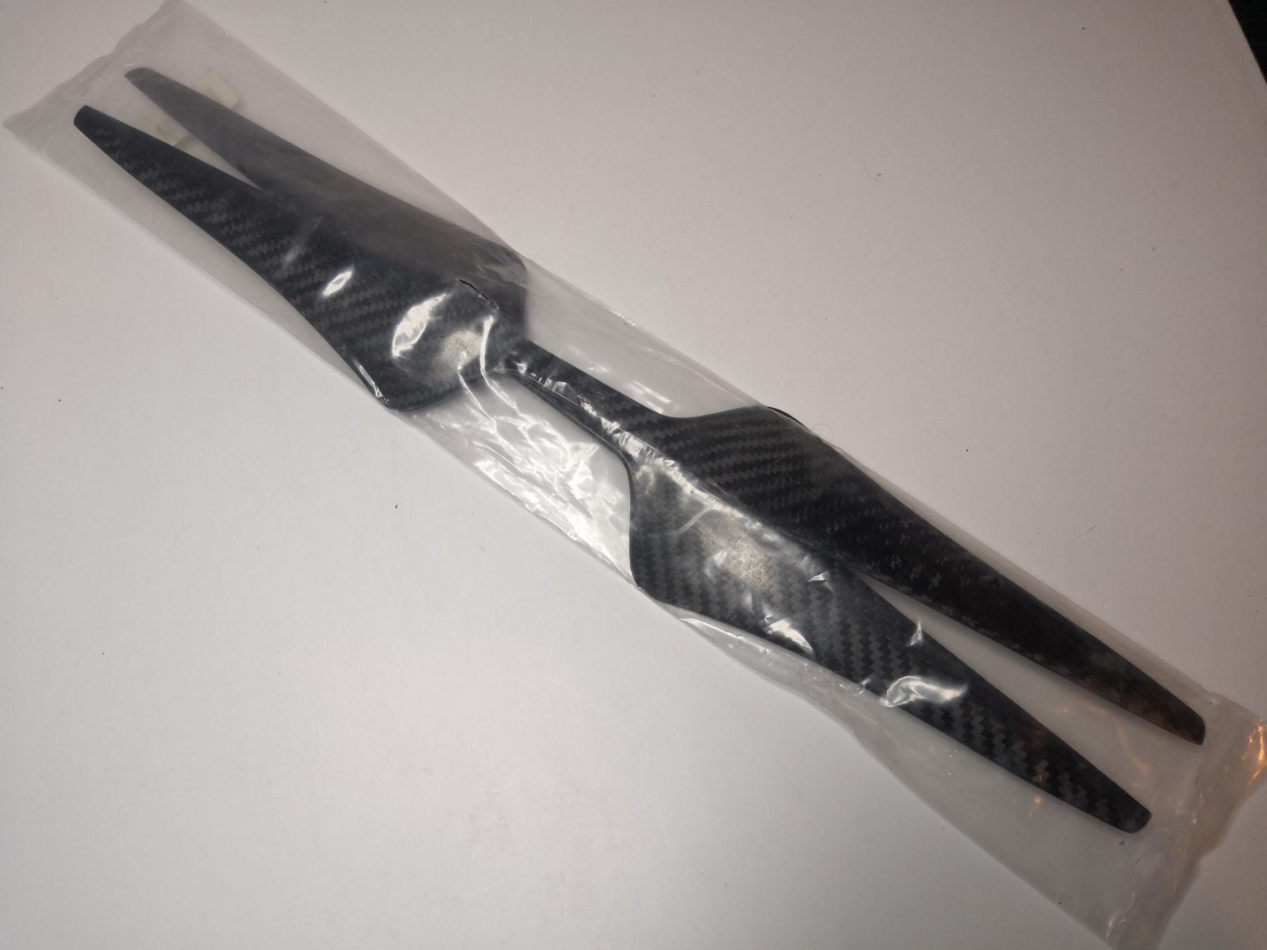 Kit di modellismo & Modellini statici: Paire Hélices ccw/cw 17x5.5 carbon – Nuovo e nell'imballaggio originale da Yvonand venduto da Li_poch