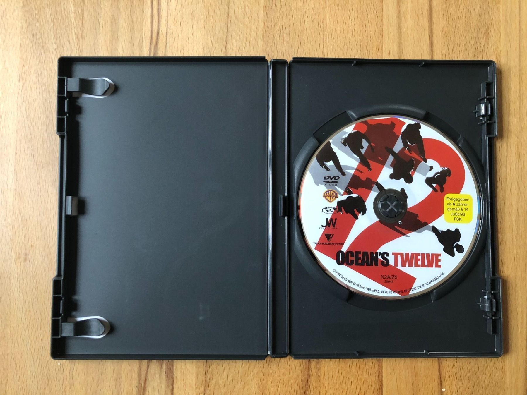 Alle DVDs: DVD Ocean's Twelve 12 Clooney, Pitt – Gebraucht aus Basel von Dasbrauchstdu 1