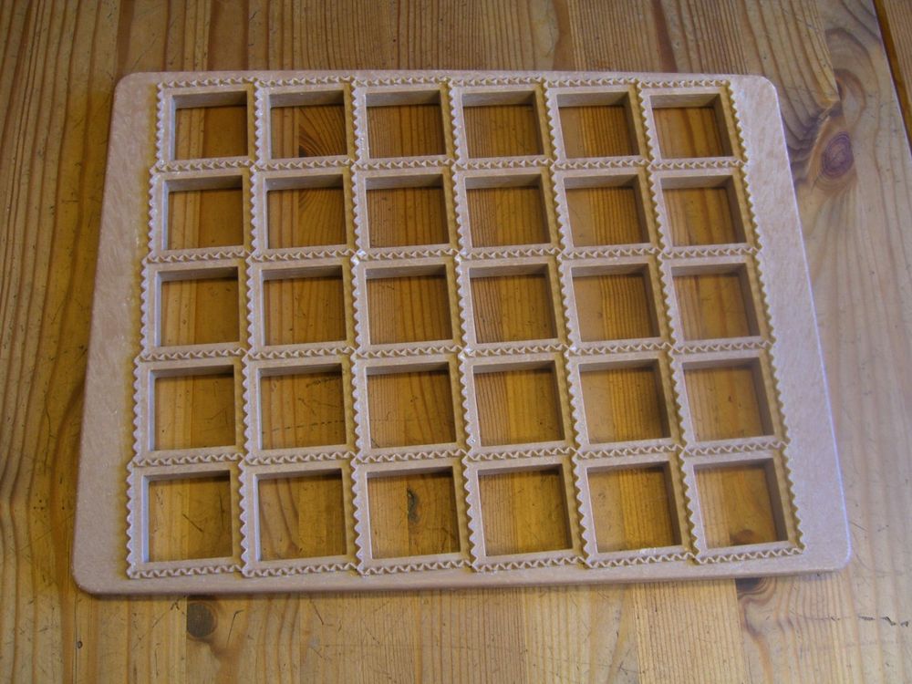 Ravioli Form, Ravioli Schablone,Täschler, Apéro-Gebäck (Gebraucht) in ...