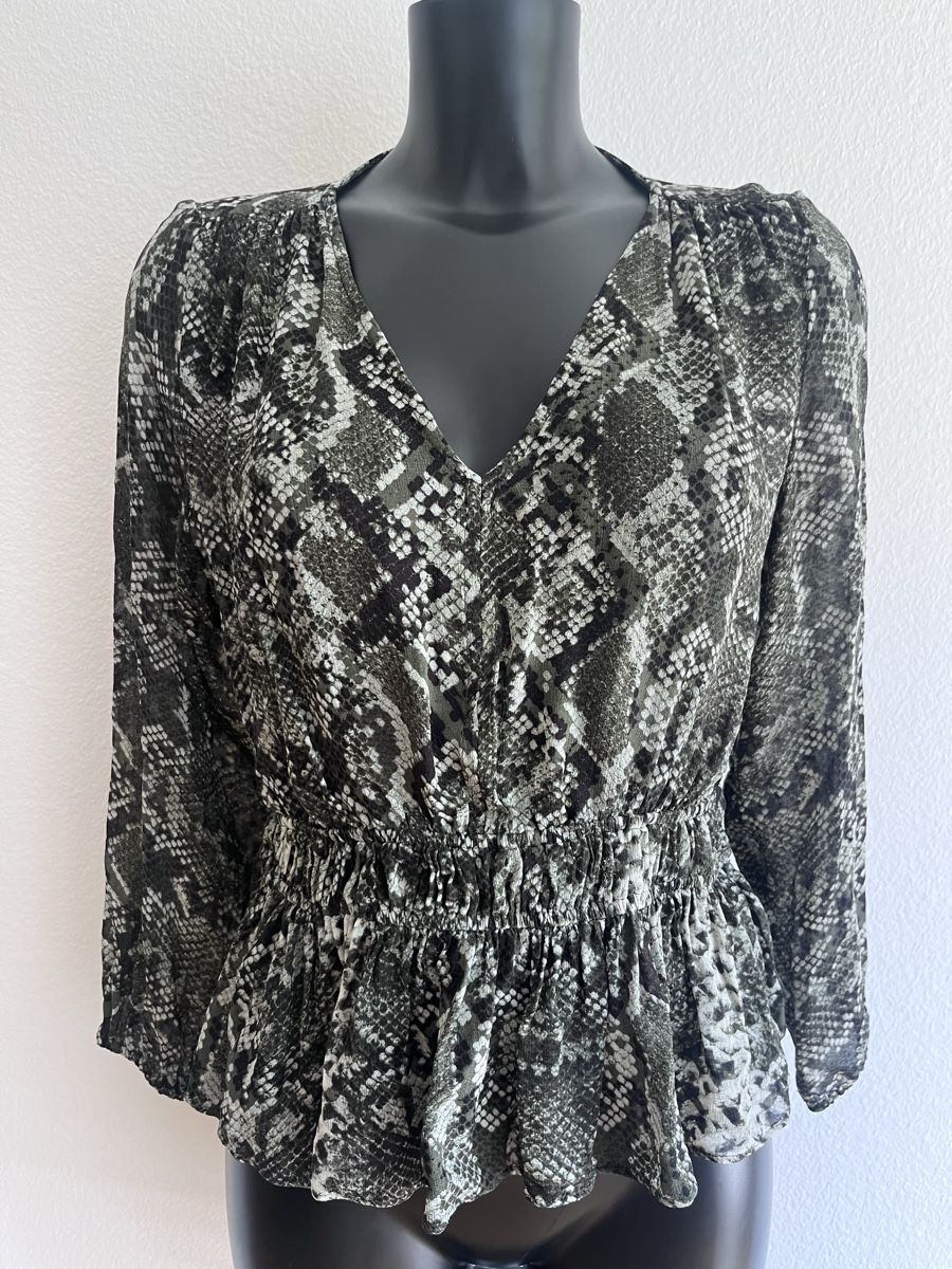 H&M Camicette: h&m Bluse mit Schlangenmuster Gr 38 – Usato da Baden venduto da Didi_sunshine