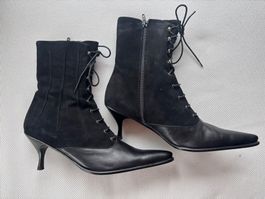 Schwarze Vintage Schnürstiefeletten, Echtleder, Gr. 40