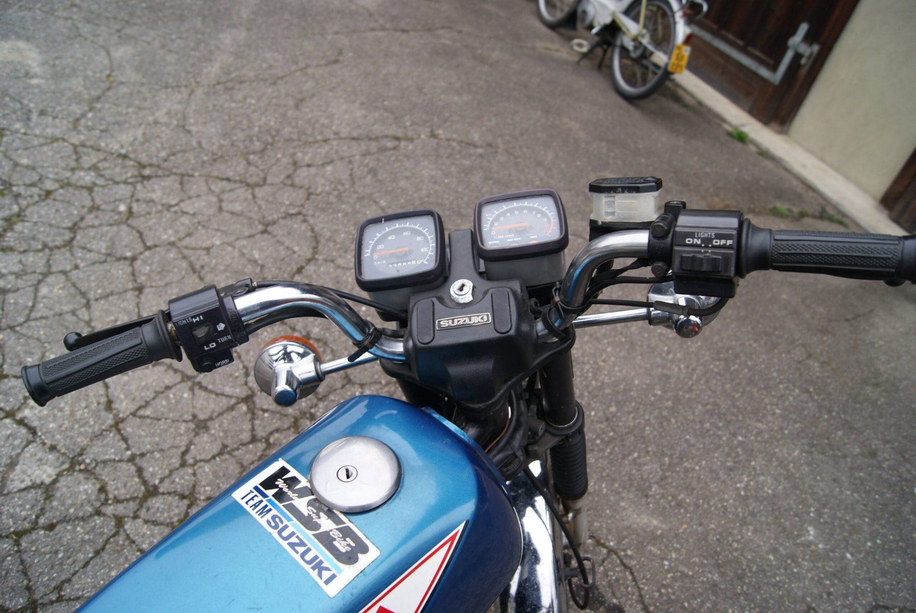 Suzuki Strada: Suzuki ZR 5 S  45km oder offen 80kmh – Usato da huttwil venduto da Pakora 4