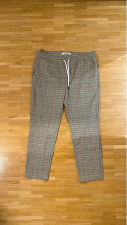 Stylische Stoffhose von Only & Sons im Karomuster, Grösse M