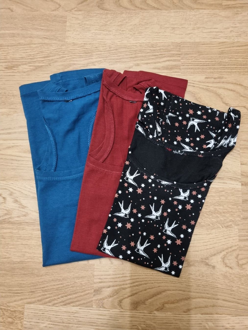 Top: 3er Pack Tops bunt – Usato da Kollbrunn venduto da Tinchjen