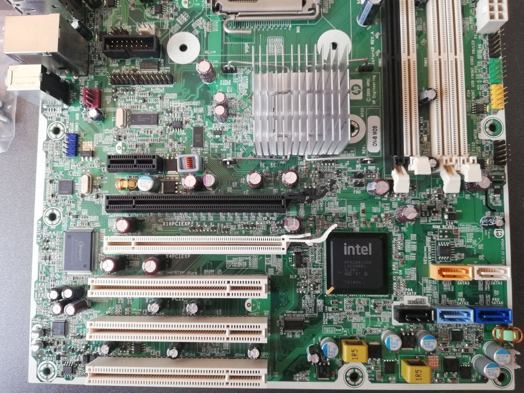 Hewlett Packard Schede madri: HP Compaq 8000 convertible Mainboard 775 – Usato da Thundorf venduto da Swizzzly 2