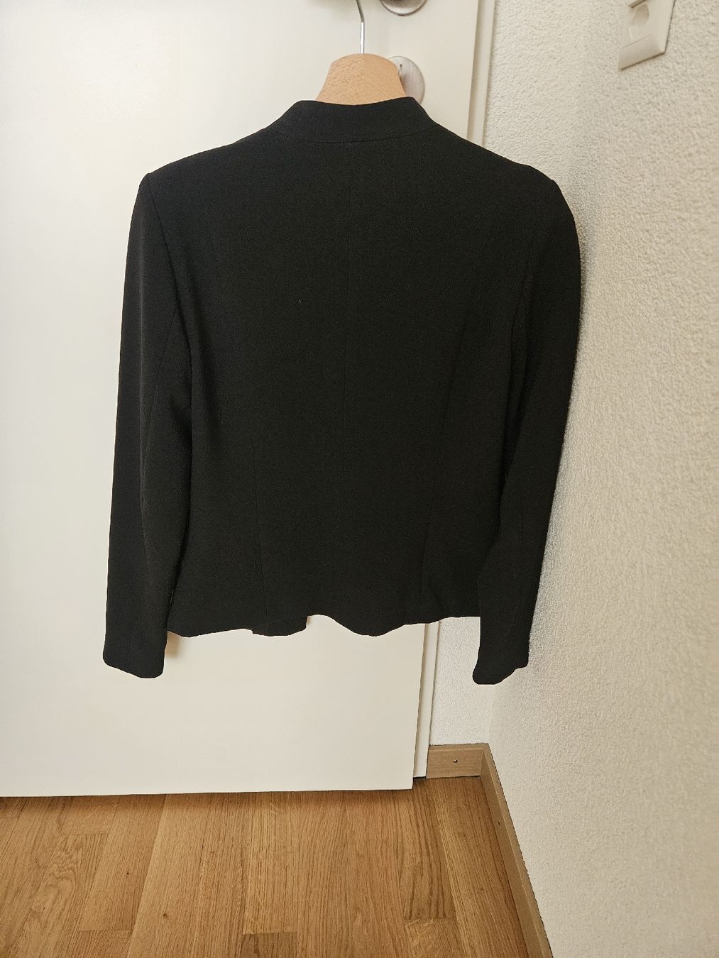 Only Giacche: Blazer ONLY noire, taille 36, neuf – Nuovo (secondo la descrizione) da Morges venduto da Mlle_Croft_91 1
