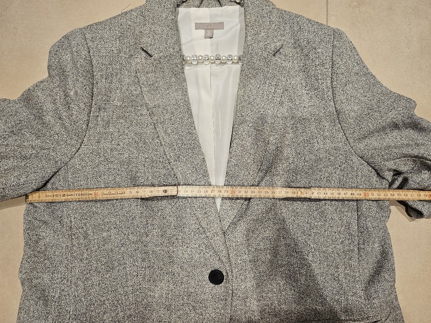 H&M Giacche: Tweed Blazer H&M grau gr.L – Usato da Allschwil venduto da na.wi.90 3