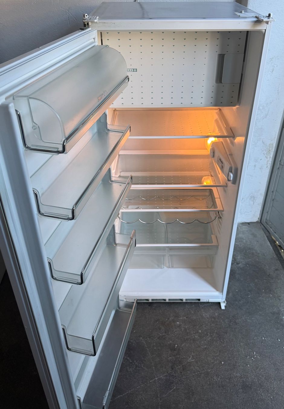 Miele Frigoriferi: Miele Einbaukühlschrank CH Norm 55cm – Usato da Kloten venduto da top2000