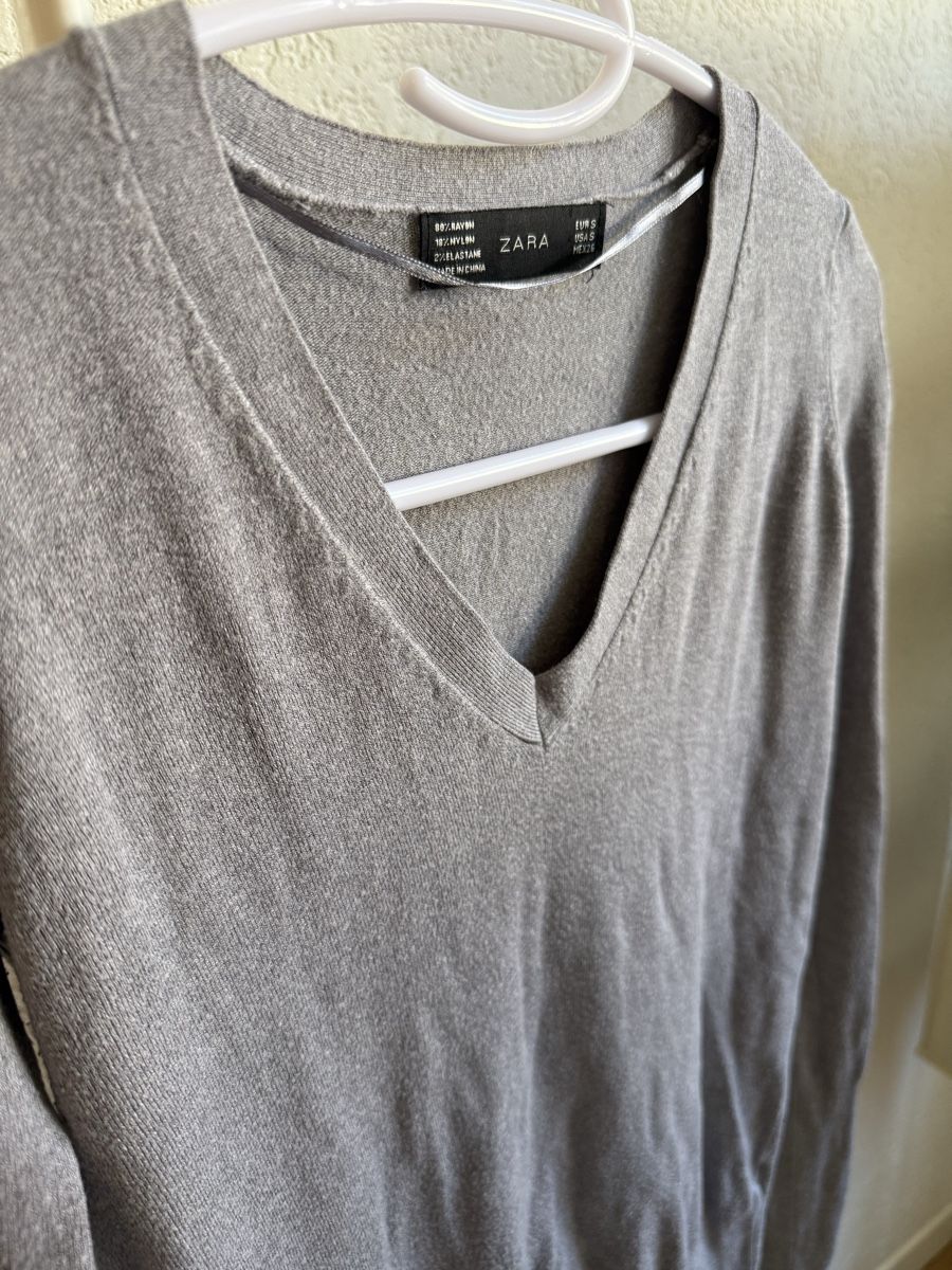 Zara Maglioni & Felpe: Pull maille col  en V gris Zara, t.36/S – Usato da Tavannes venduto da Thriftshop 1